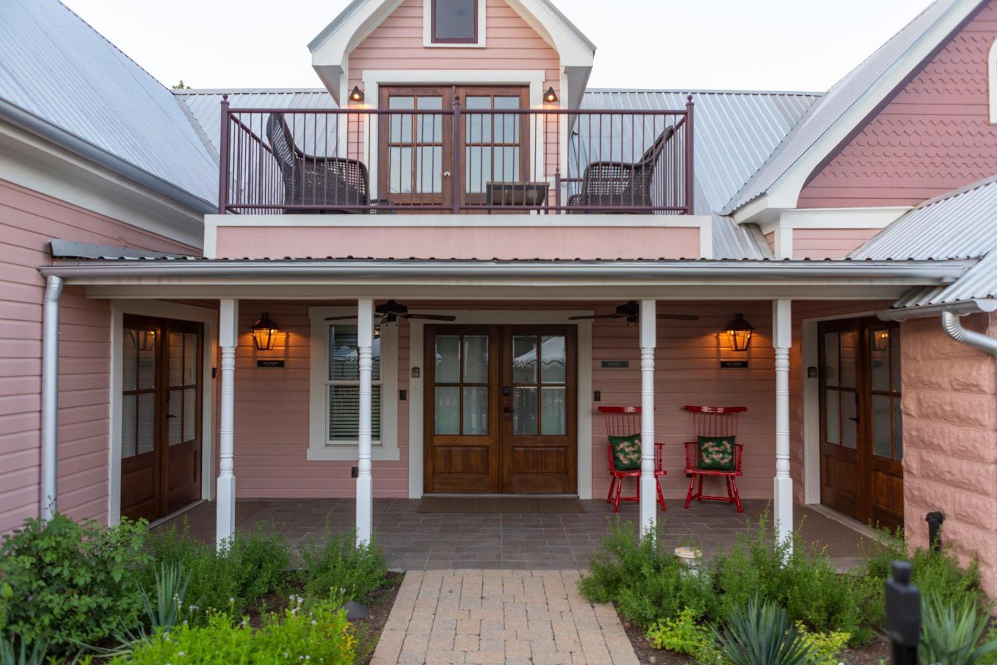 The Menagerie Bed & Breakfast Fredericksburg Exterior photo